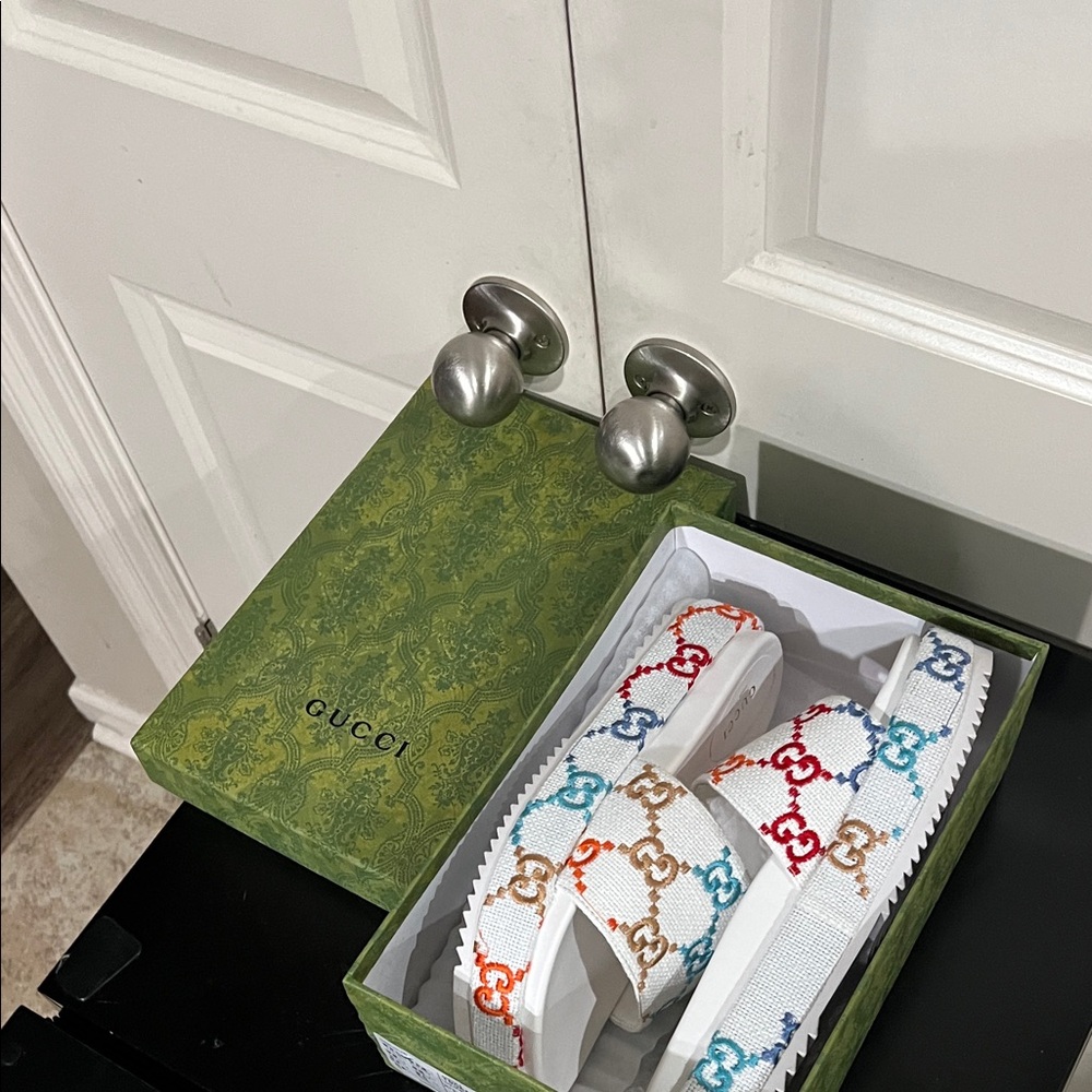 Gucci Green Box with Multicolor Strap